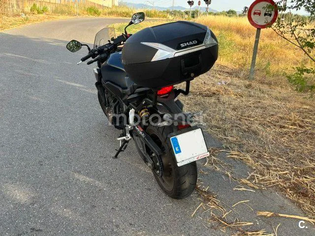 Honda CB650R - Vista 5