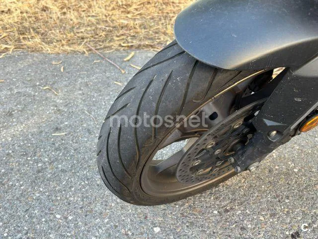 Honda CB650R - Vista 8