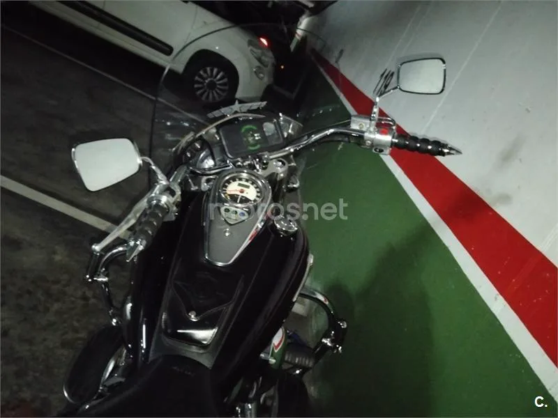 Kawasaki VN900 Classic - Vista 3