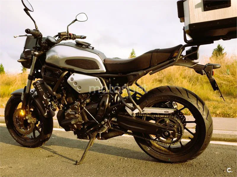 Yamaha XSR700 - Vista 3
