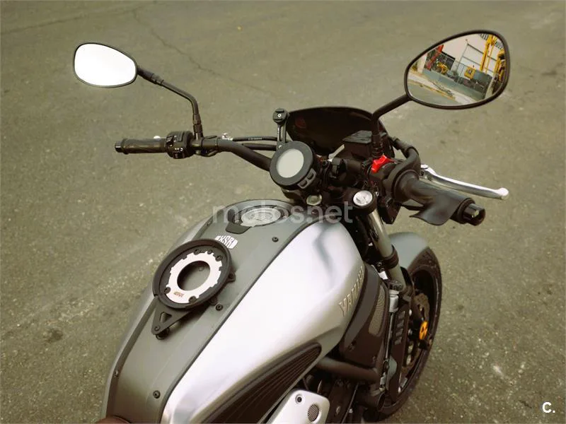 Yamaha XSR700 - Vista 4
