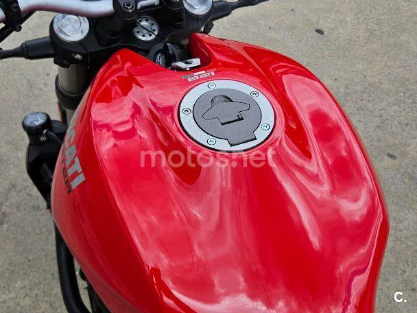 Ducati Monster 821 - Vista 7