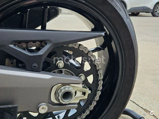 Ducati Monster 821 - Vista 10
