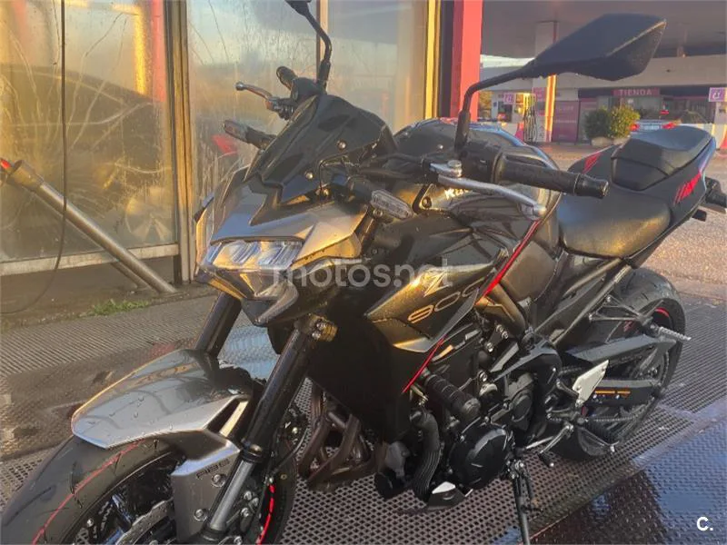Kawasaki Z900 - Vista 5