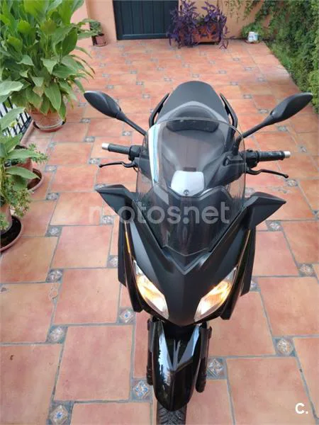 Yamaha XMAX 250 - Vista 12