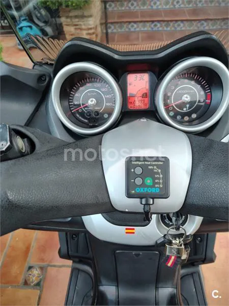 Yamaha XMAX 250 - Vista 6