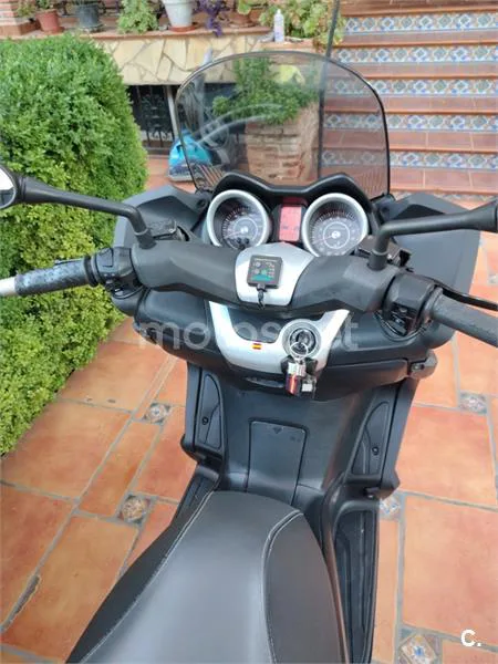 Yamaha XMAX 250 - Vista 7