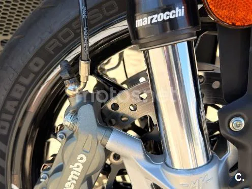 MV Agusta Dragster 800 - Vista 3