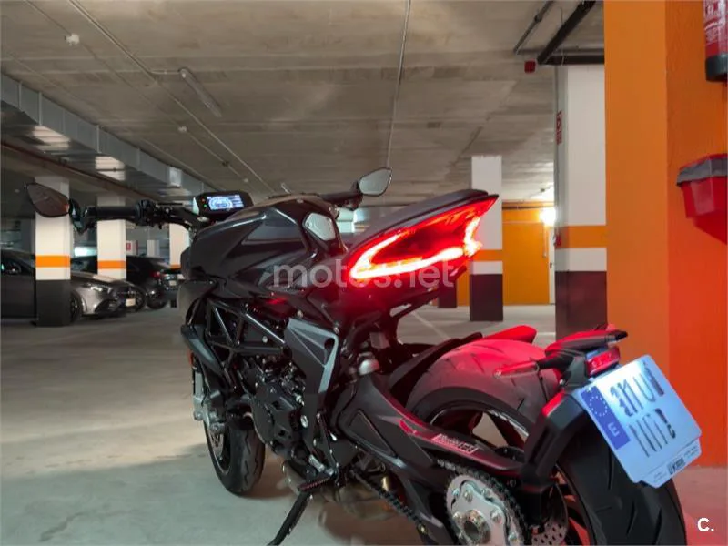 MV Agusta Dragster 800 - Vista 5