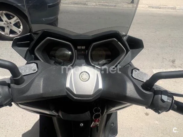 Yamaha XMAX 125 - Vista 4