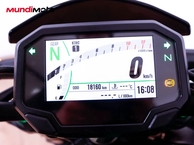 Kawasaki Z900 - Vista 12