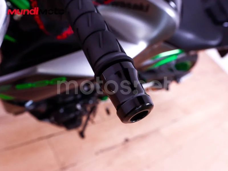 Kawasaki Z900 - Vista 18