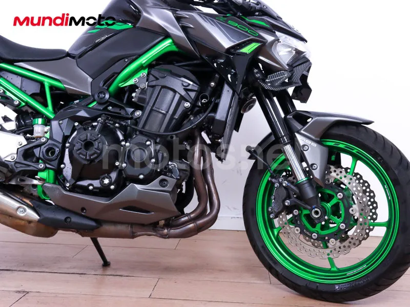 Kawasaki Z900 - Vista 19