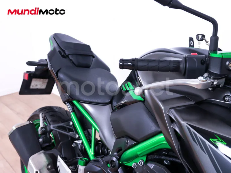 Kawasaki Z900 - Vista 5