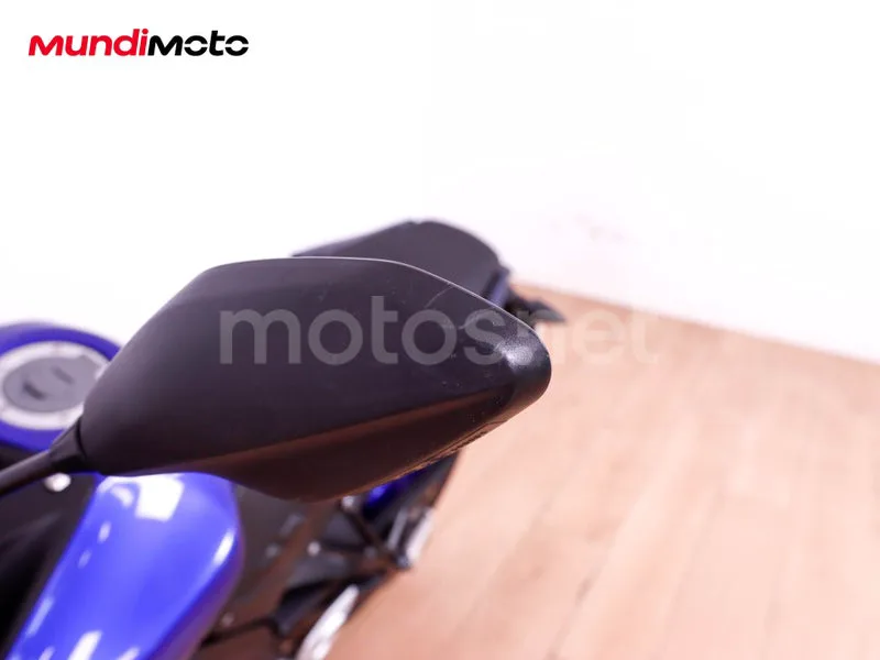 Yamaha MT-125 - Vista 16