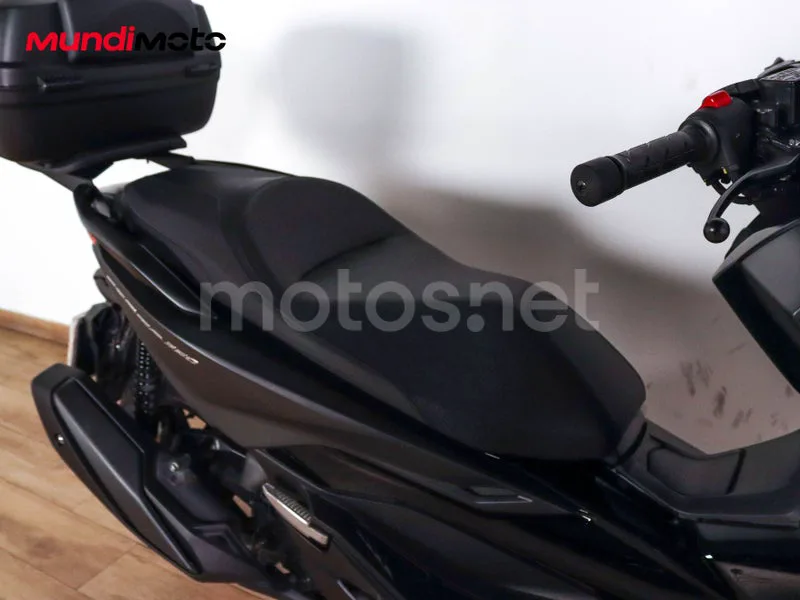 Honda Forza 350 - Vista 35