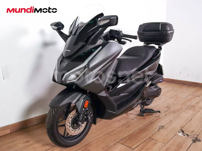 Honda Forza 350 - Vista 7