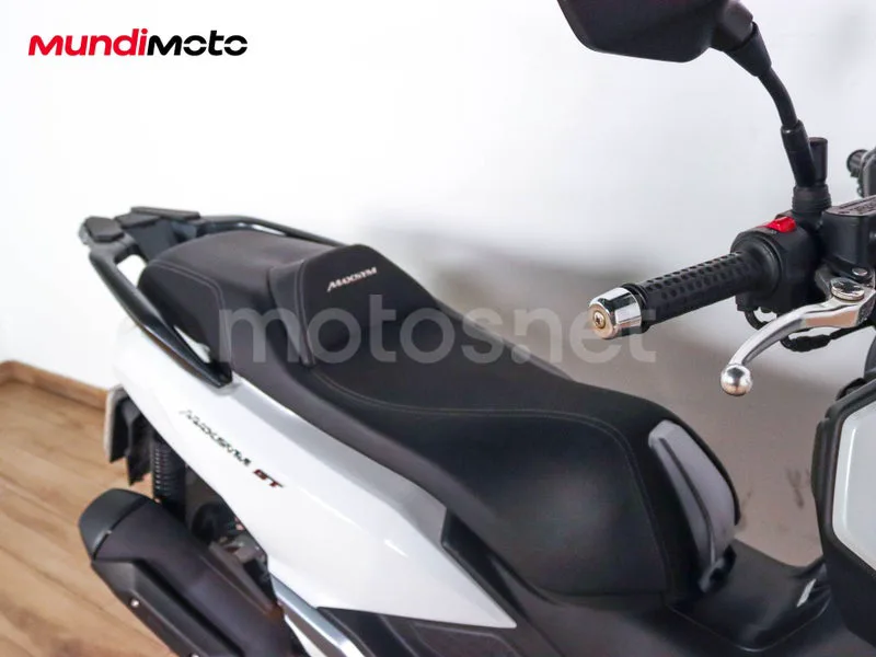 SYM Maxsym 400 - Vista 32