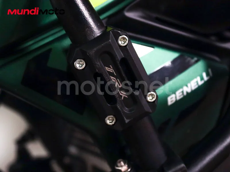 Benelli TRK 702 - Vista 52