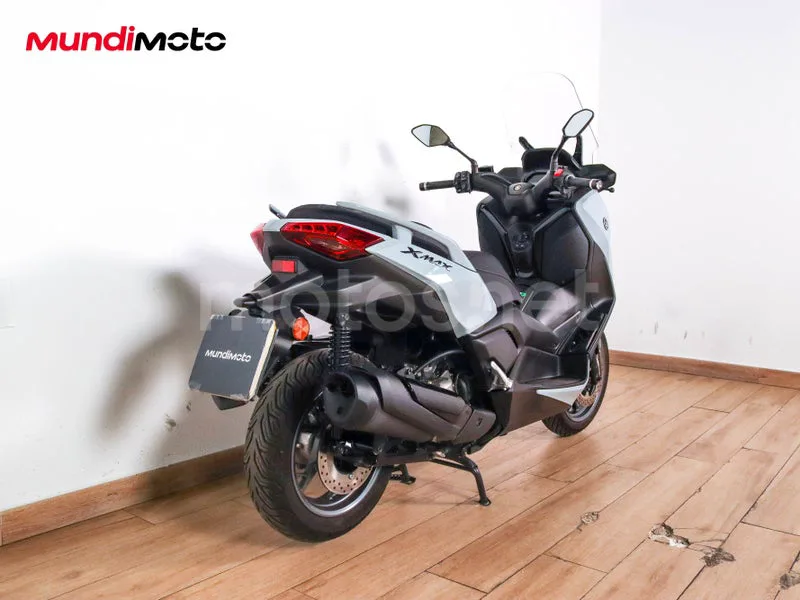 Yamaha XMAX 300 - Vista 3