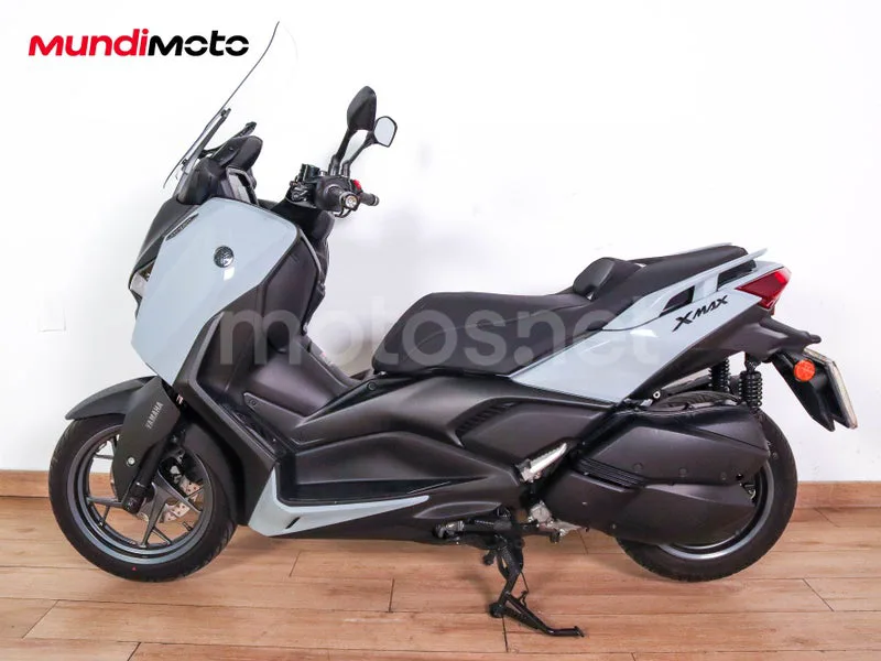 Yamaha XMAX 300 - Vista 6