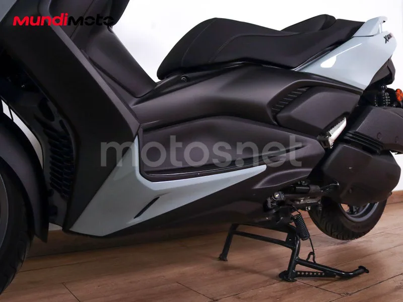 Yamaha XMAX 300 - Vista 10