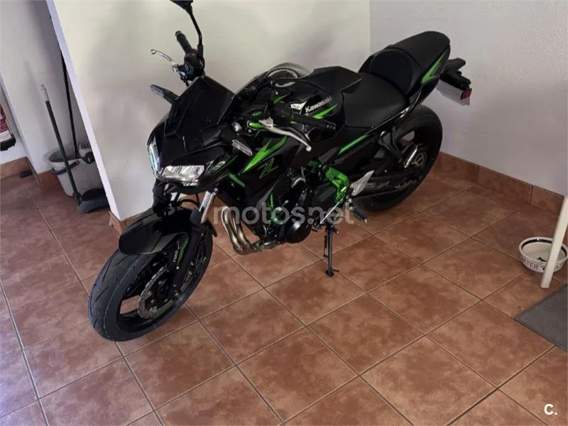 Kawasaki Z650 - Vista 3