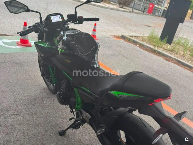 Kawasaki Z650 - Vista 9