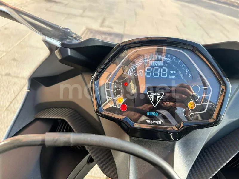 Triumph Daytona 660 - Vista 12