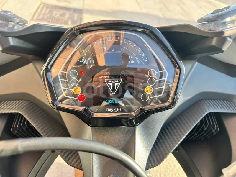 Triumph Daytona 660 - Vista 13