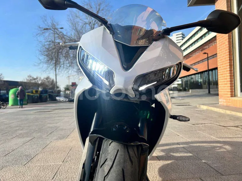 Triumph Daytona 660 - Vista 15