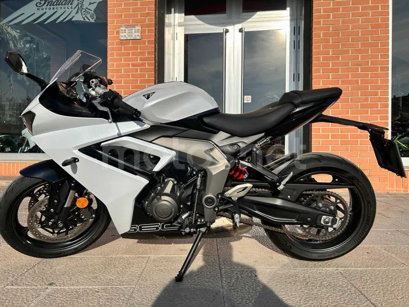 Triumph Daytona 660 - Vista 4
