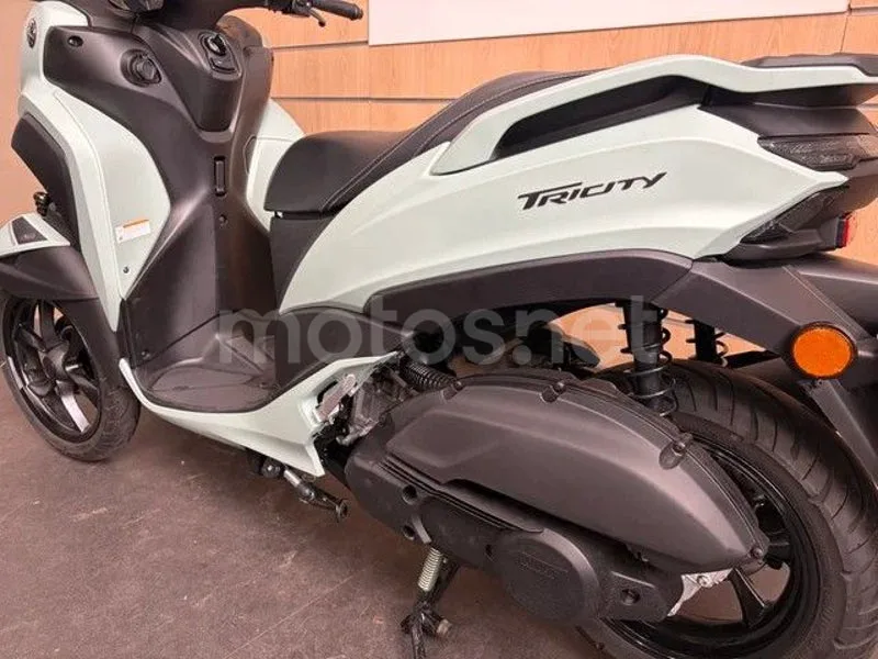 Yamaha Tricity 125 - Vista 8