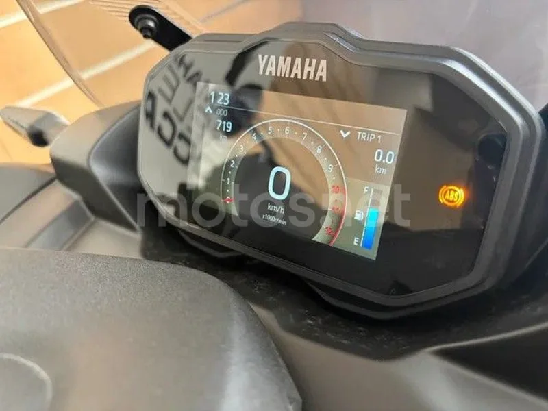 Yamaha Tricity 125 - Vista 9