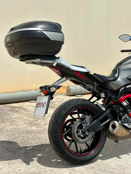 Yamaha MT-07 - Vista 6