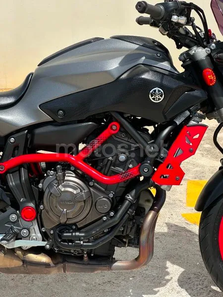 Yamaha MT-07 - Vista 9