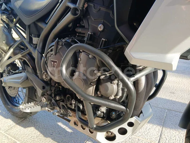 Triumph Tiger 800 XC - Vista 24