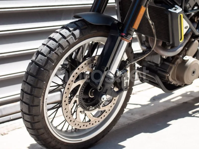 Husqvarna Svartpilen 401 - Vista 13