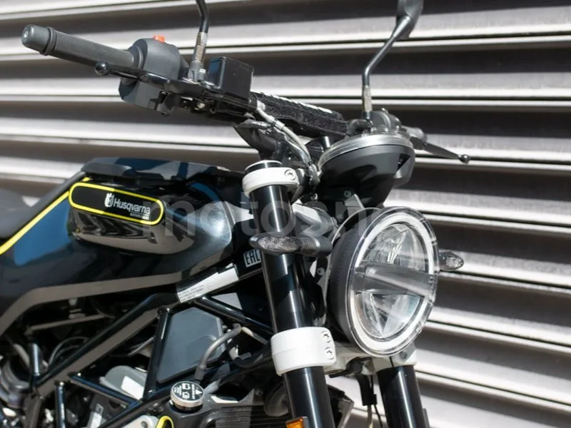 Husqvarna Svartpilen 401 - Vista 3