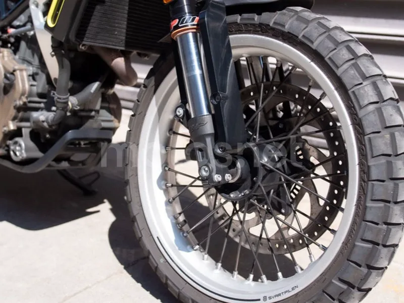 Husqvarna Svartpilen 401 - Vista 4