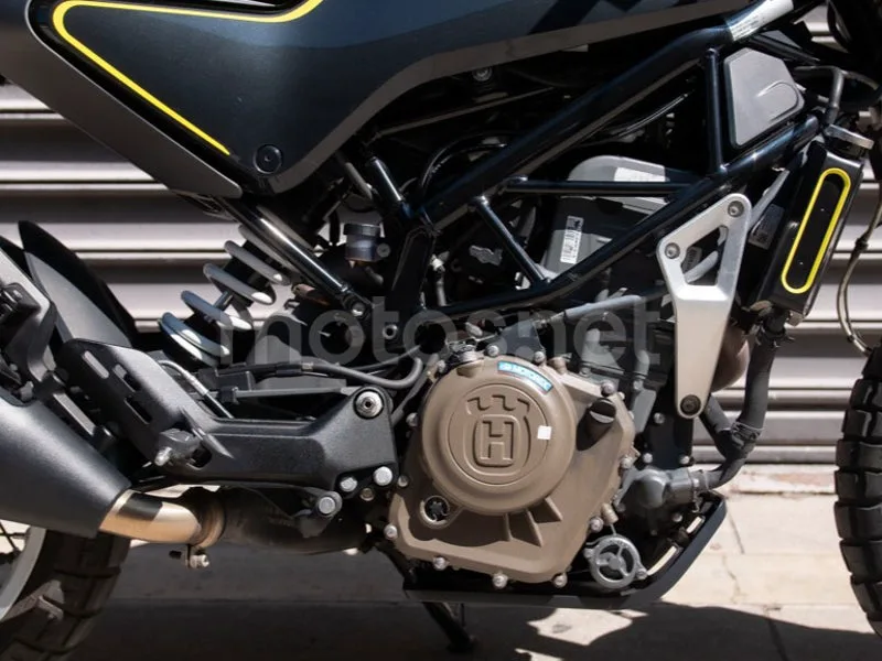 Husqvarna Svartpilen 401 - Vista 5