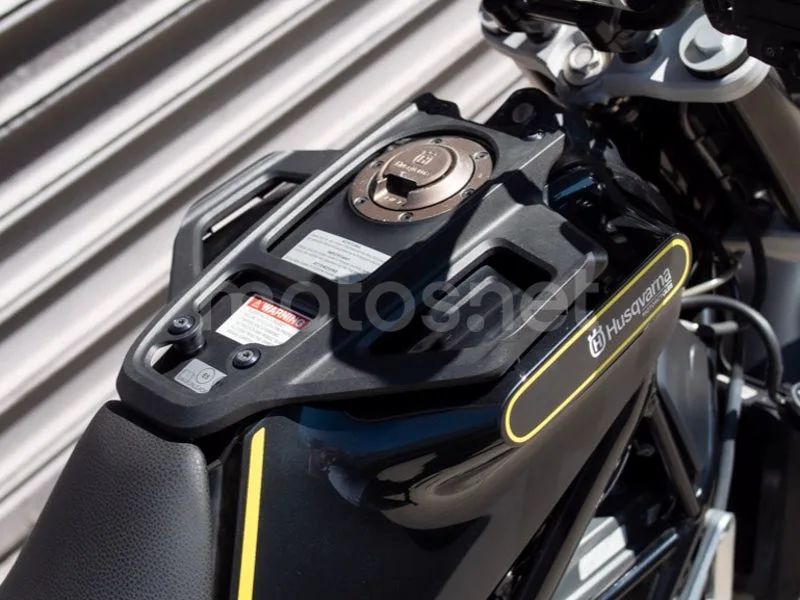 Husqvarna Svartpilen 401 - Vista 8