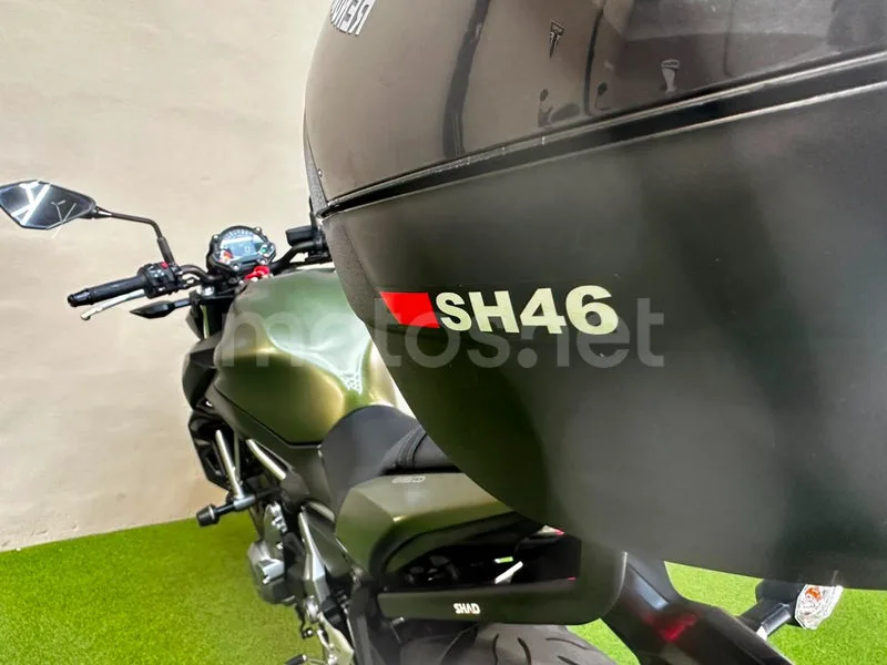 Kawasaki Z650 - Vista 8