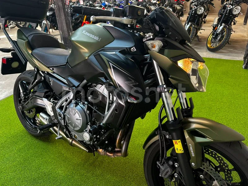 Kawasaki Z650 - Vista 9