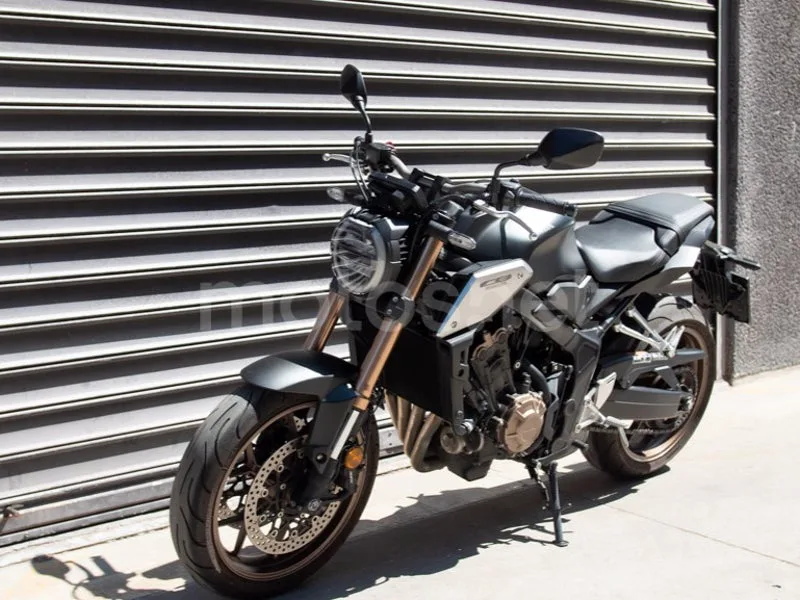 Honda CB650R - Vista 12