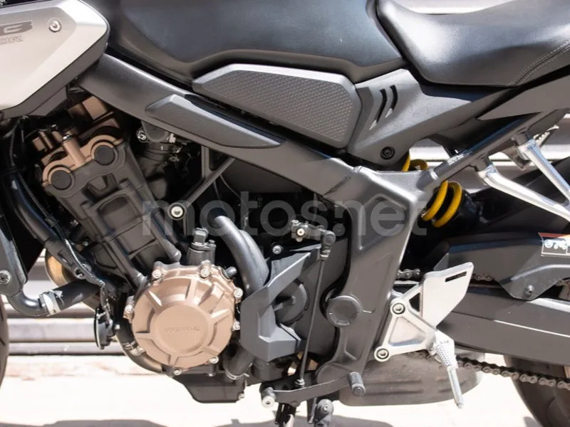 Honda CB650R - Vista 15