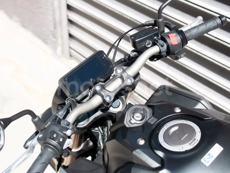 Honda CB650R - Vista 18