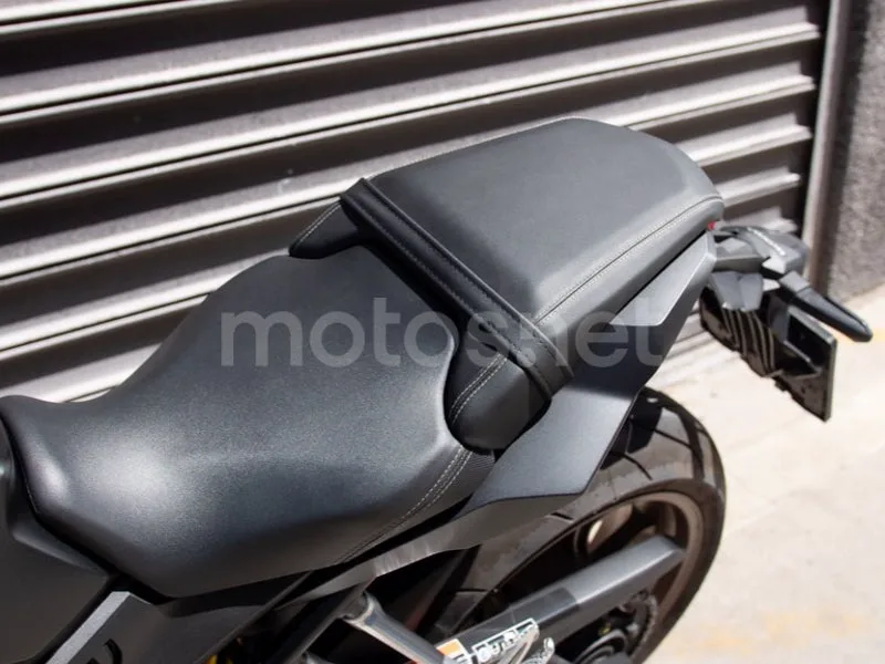 Honda CB650R - Vista 22