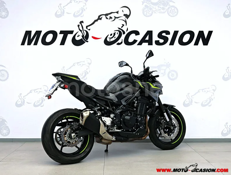 Kawasaki Z900 - Vista 3