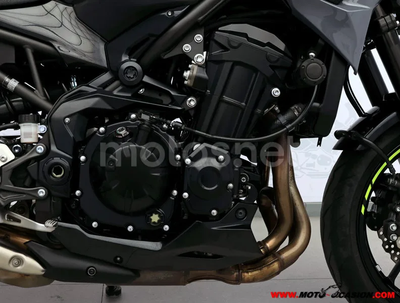 Kawasaki Z900 - Vista 5
